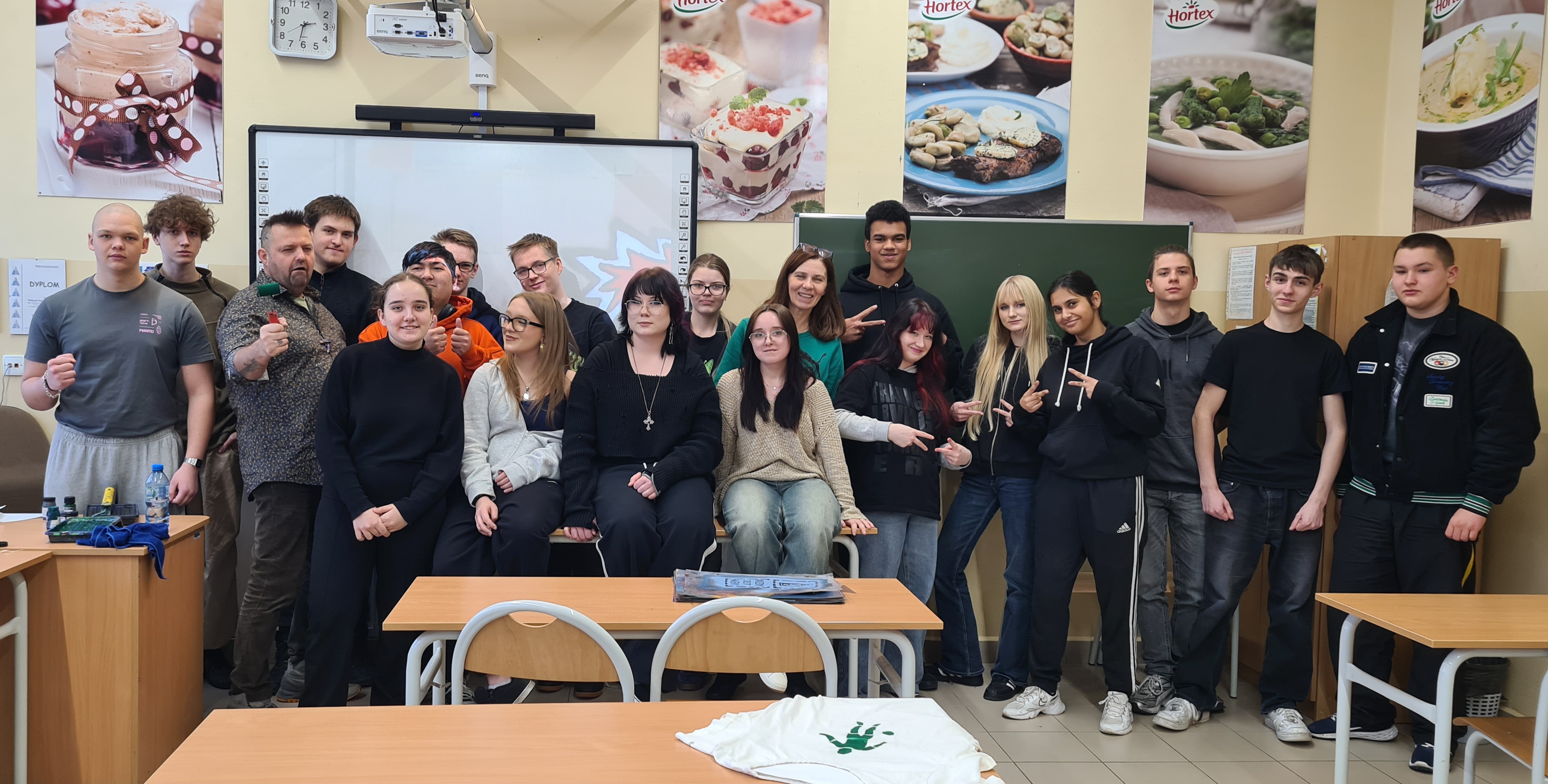 uczniowie z prowadzącym