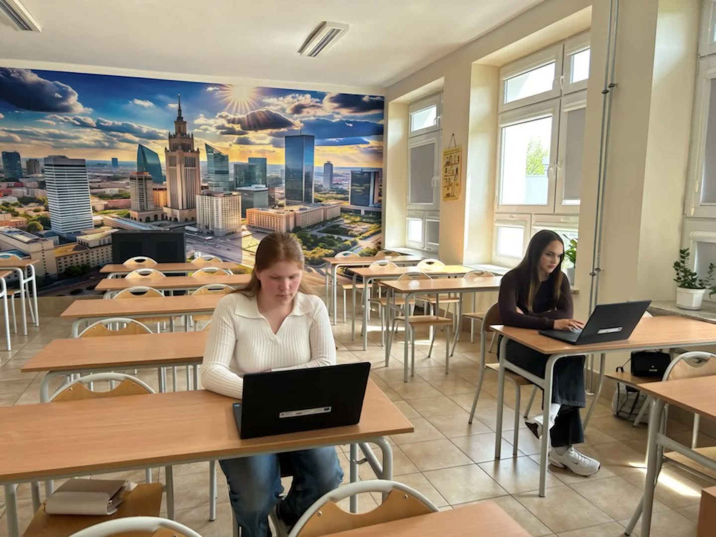 uczennice biorące udział w konkursie